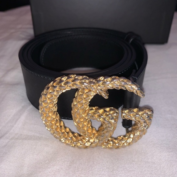 gucci belt with textured double g buckle